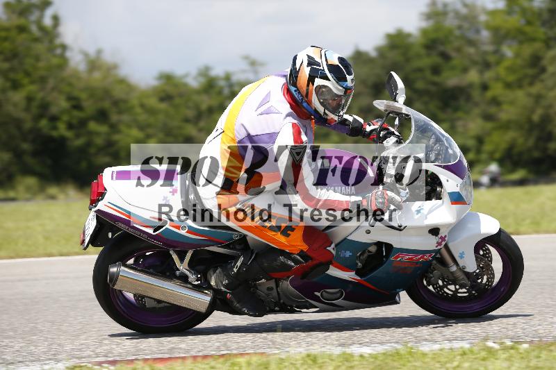 /Archiv-2024/29 12.06.2024 MOTO.CH Track Day ADR/Gruppe blau/43